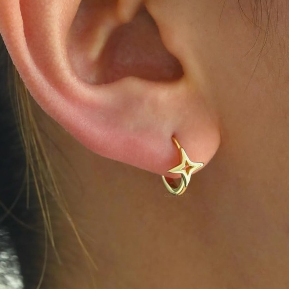 925 Sterling Silver Stunning Star Gold Earrings - Picture 10 of 10